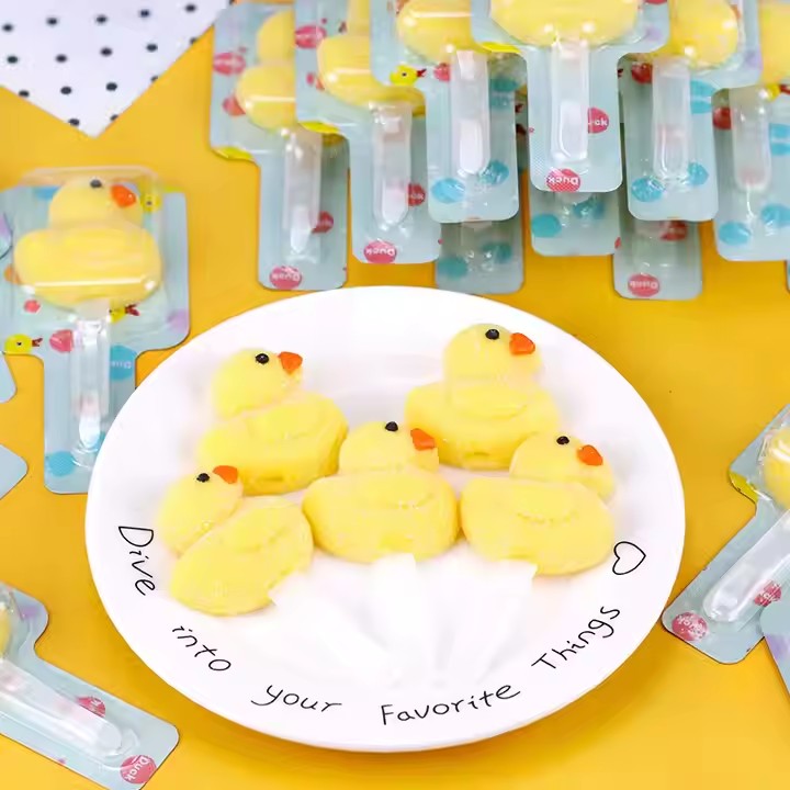 Wholesale Candy 21g*48 Yellow Duck Shaped Mini Jelly Children's Toy Candy Cute Shape Fruit Gummy Can